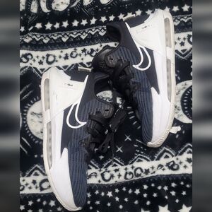 Nike Lebron Witness 6 Basketball Sneakers Kids 5.5